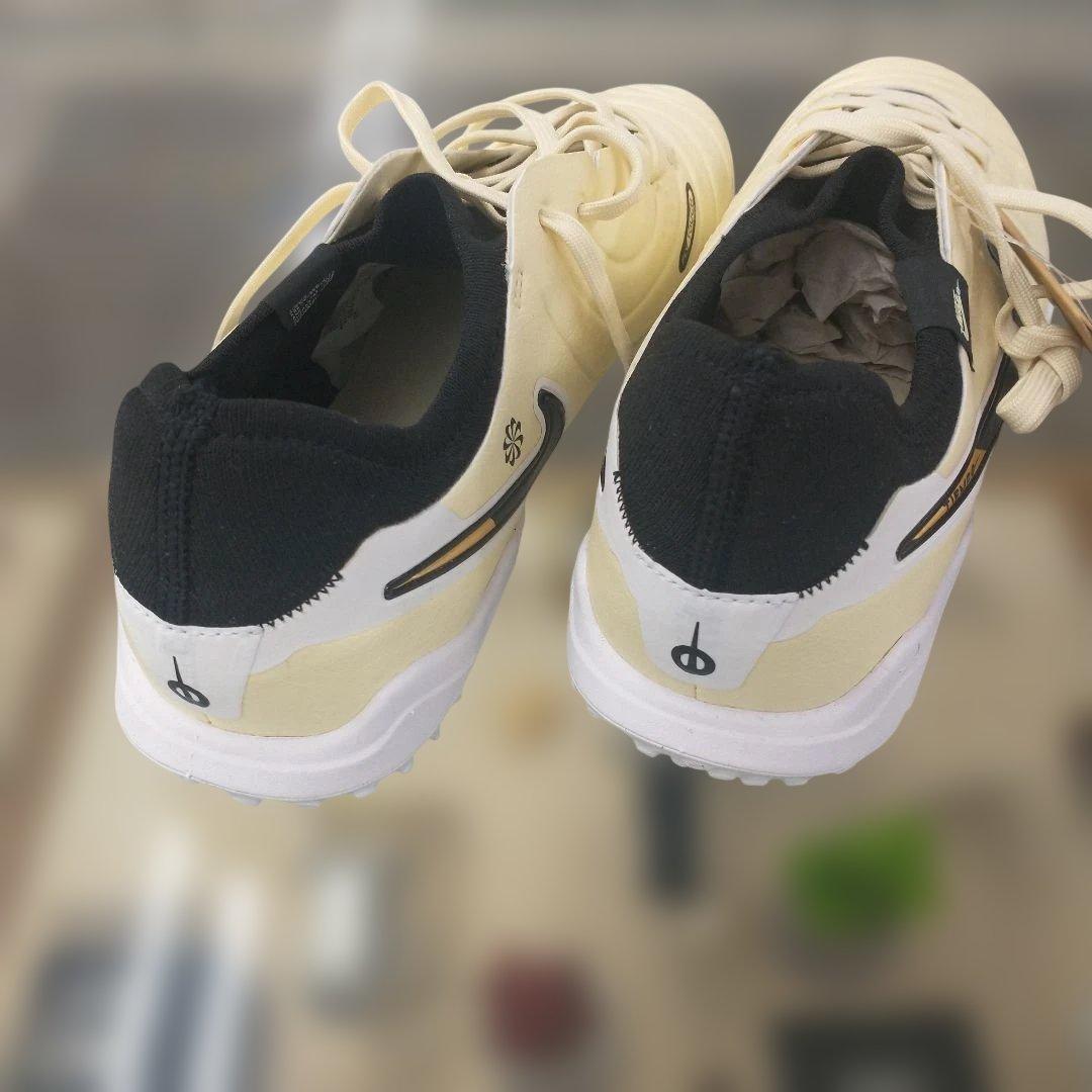 【未使用】ナイキ サッカートレーニングシューズ(25.5cm)