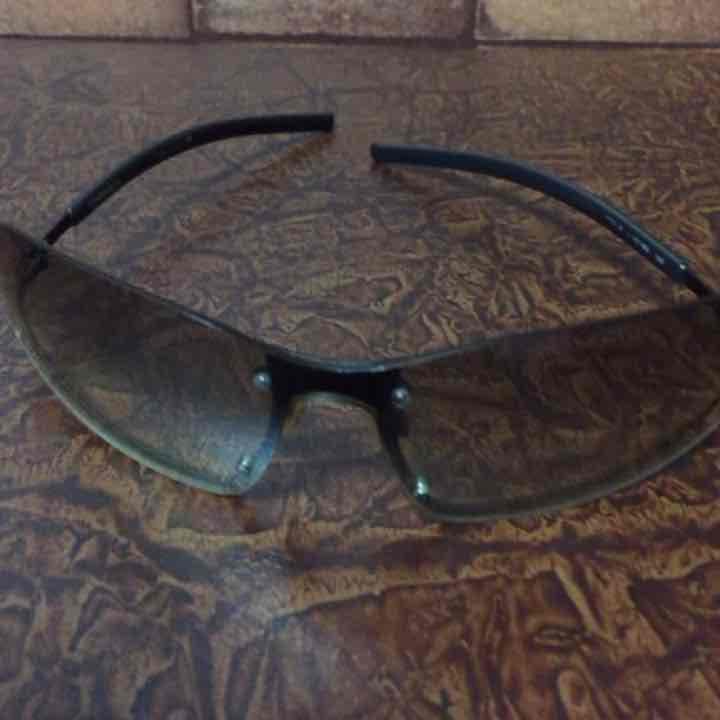 シャネルイタリア製サングラス