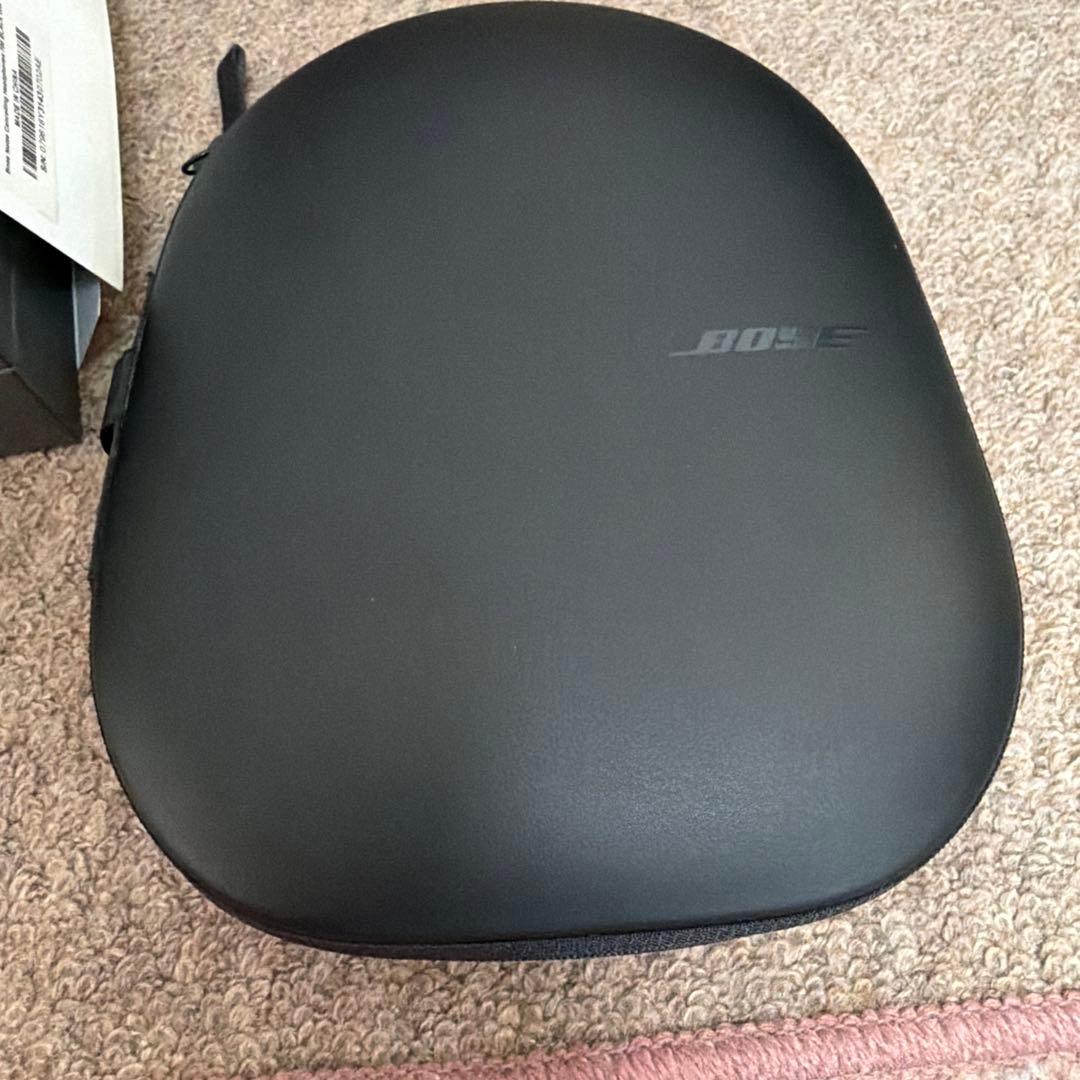 BOSE ノイズキャンセリングヘッドホン　700 箱、ケース付き