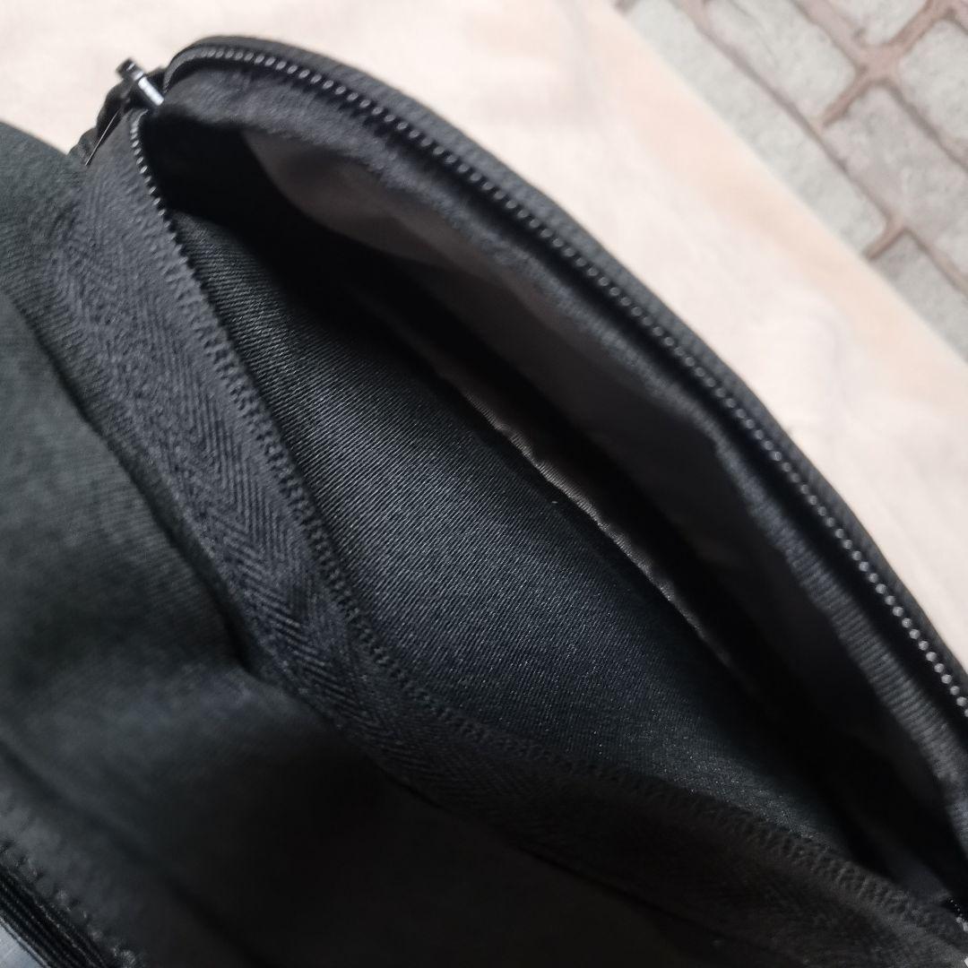 POMULU ポムル ヒップシート ウエストバッグ ボディバッグ 黒色