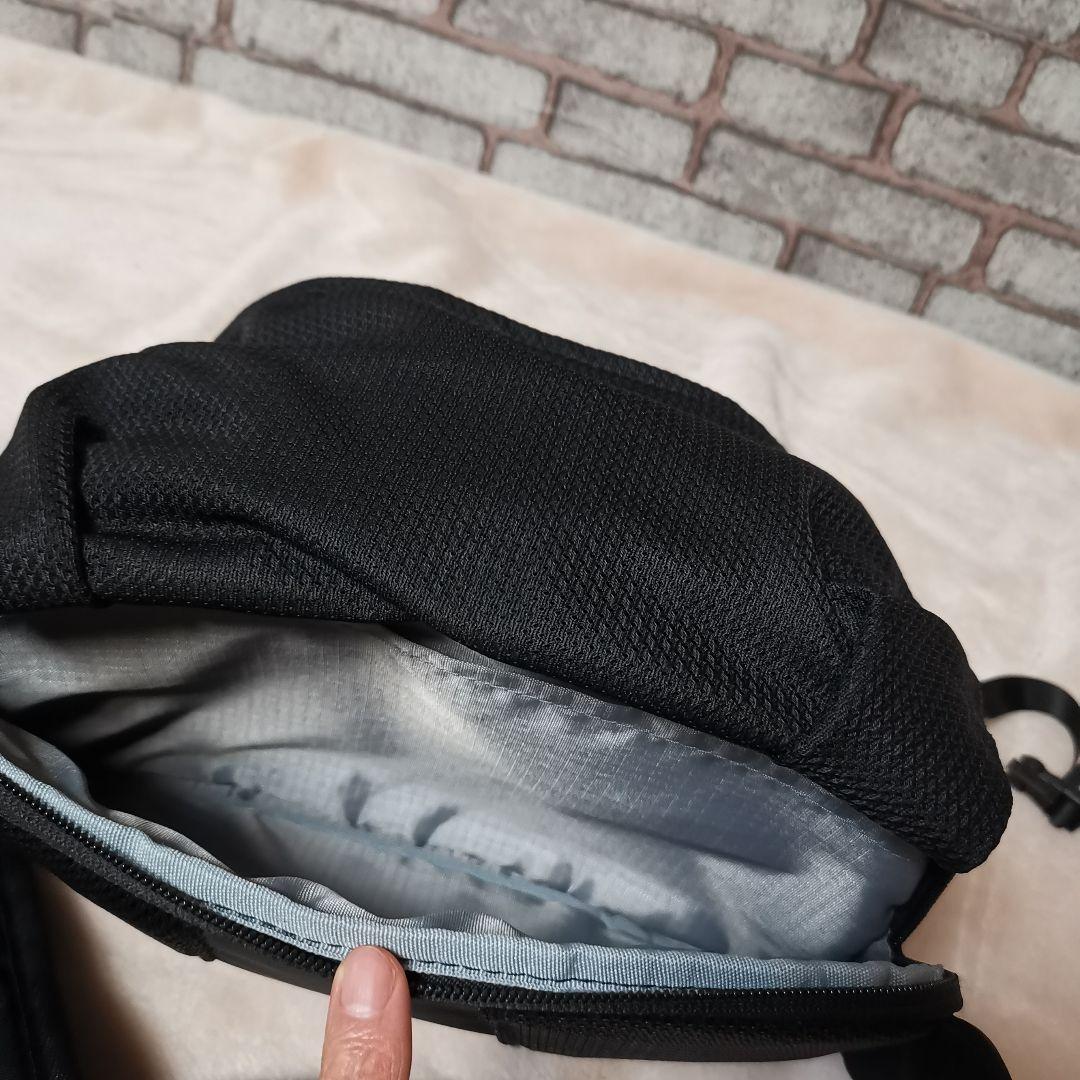 POMULU ポムル ヒップシート ウエストバッグ ボディバッグ 黒色