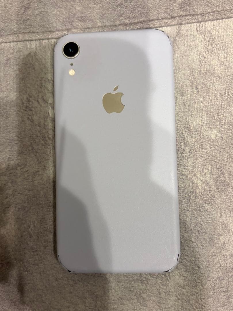 Apple iPhone XR ホワイト128gb(※液晶画面に黒い線有り)