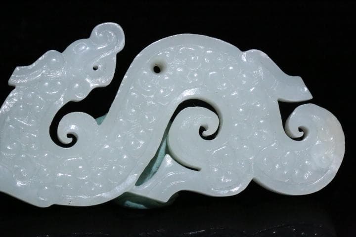 漢代 白玉S竜装身具 中国美術 ペンダント 古玉和田玉 骨董收藏