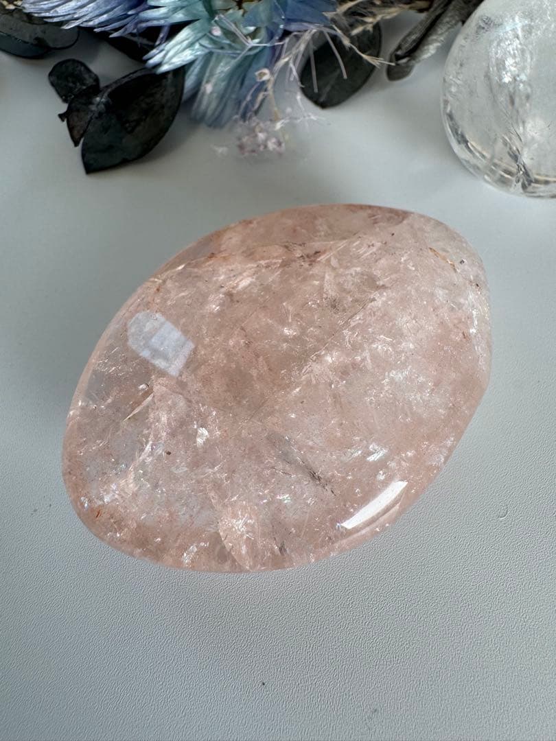 濃いピンク　ピンククリアクォーツ　パーム　虹だらけ　流通名　ピンクアゼツライト