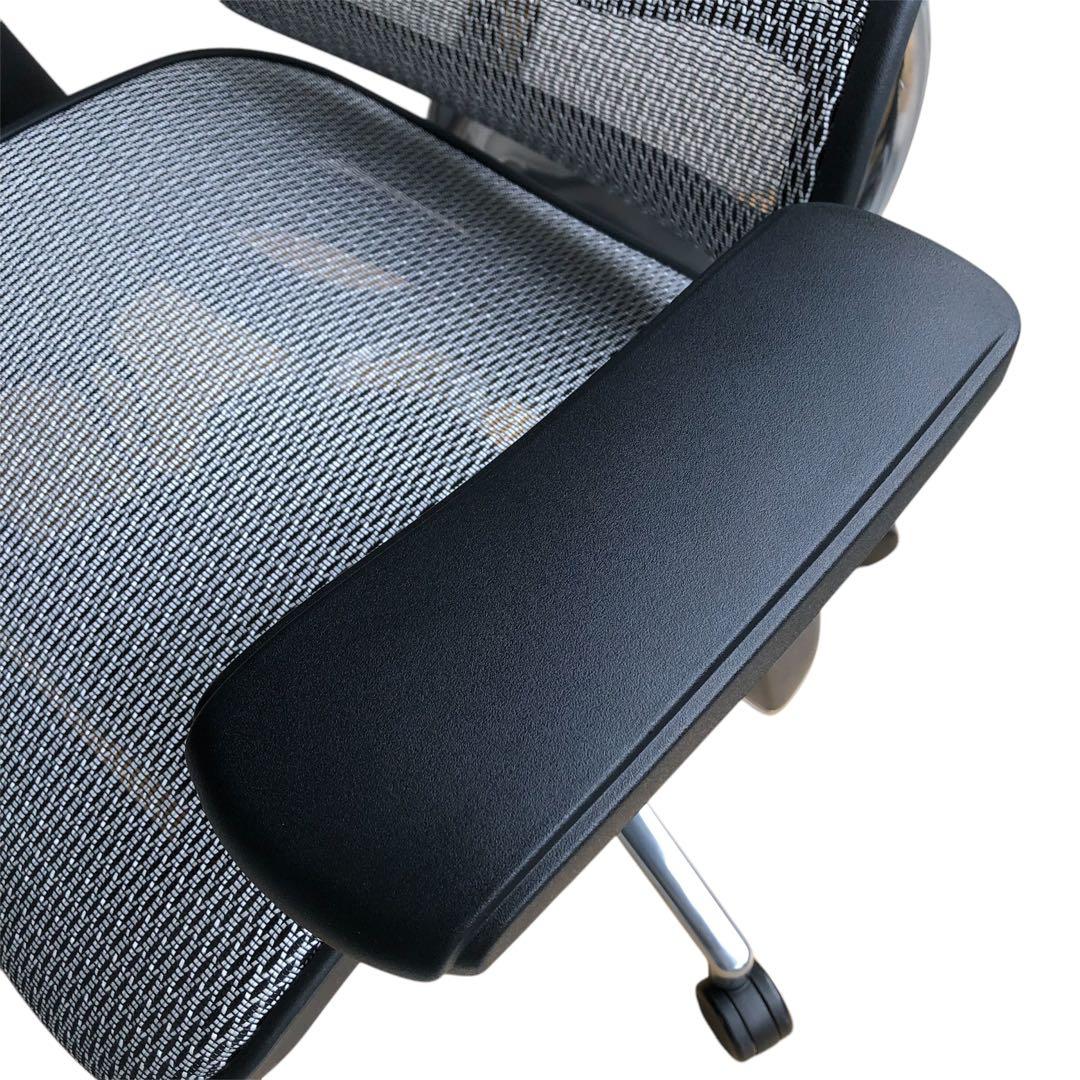 ぽいんきー　 極美品 エルゴヒューマンベーシック オフィスチェア ヘッドレ