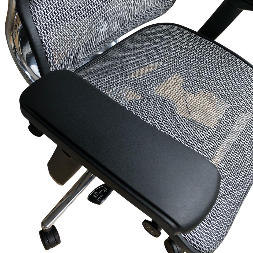 ぽいんきー　 極美品 エルゴヒューマンベーシック オフィスチェア ヘッドレ