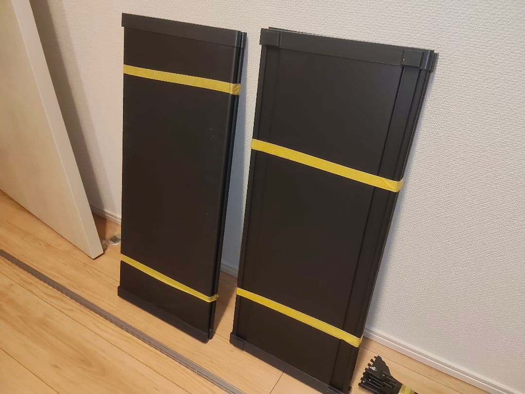 【美品_現品受渡可】4段壁掛け樹脂棚板 ダークグレー 南海プライウッド