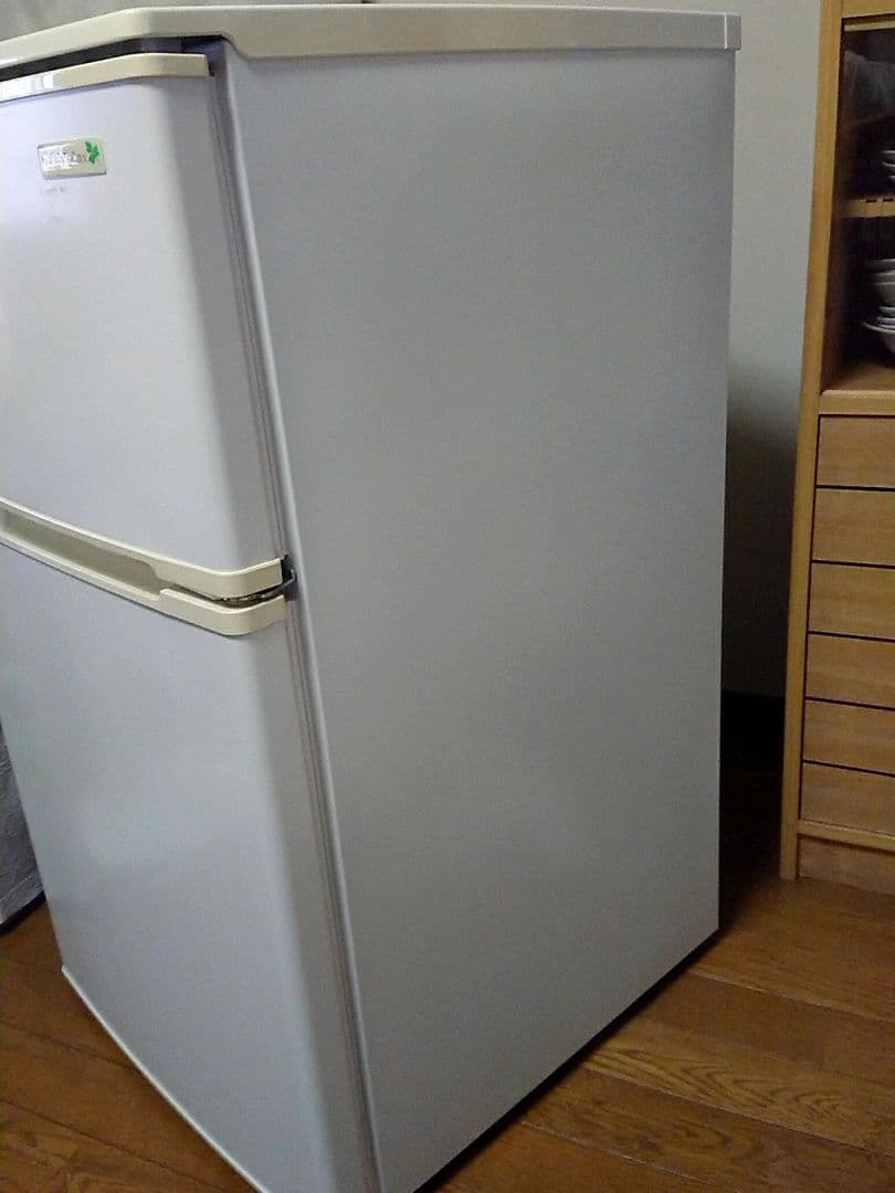 ノンフロン冷凍冷蔵庫 YRZ-C09B1 90L 2015年製 送料込み