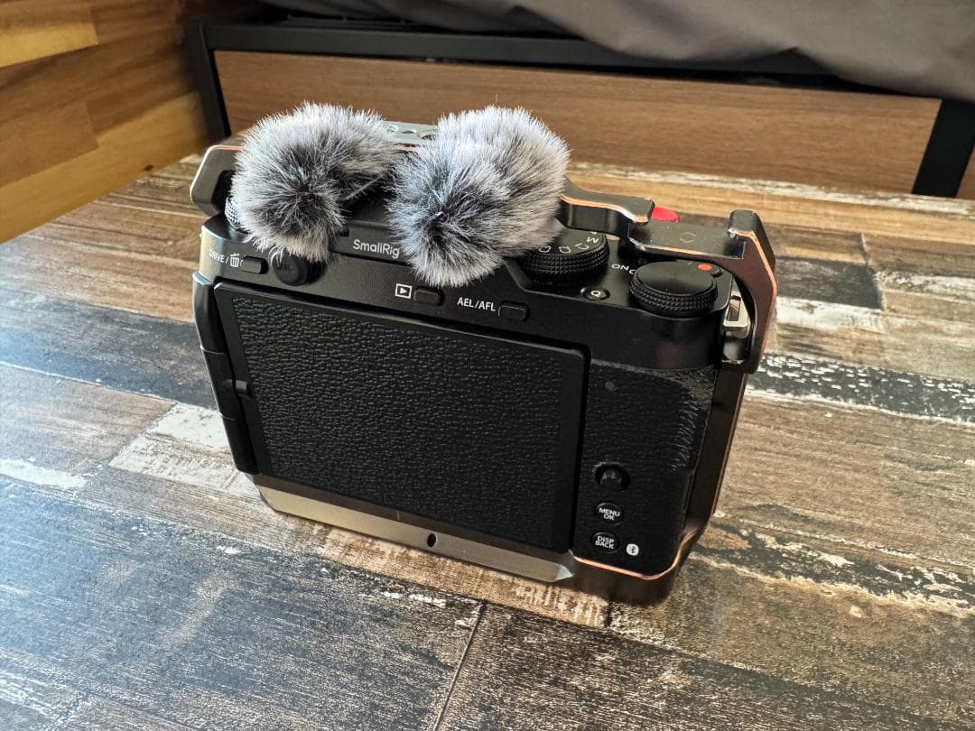 【美品】FUJIFILM X-M5 [ボディ ブラック]リグ付き