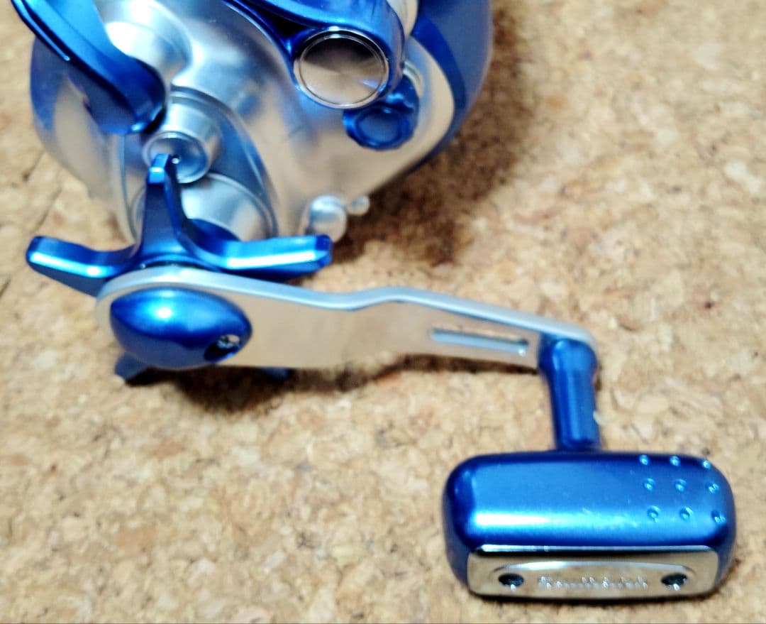 シマノ 電動リール 電動丸 3000H 新品並みの超超超美品です。