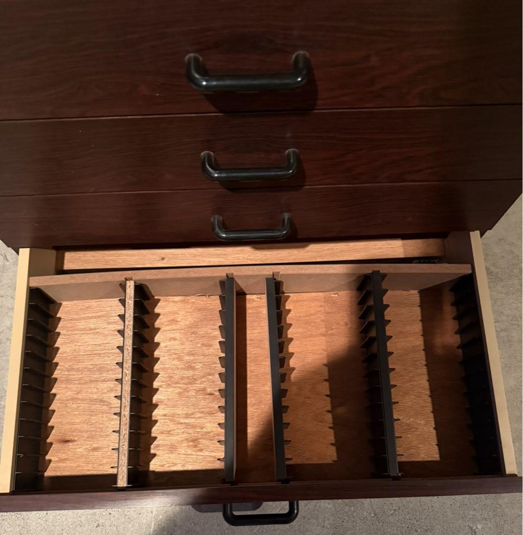 カセットテープ 収納棚　8段　上下分割　引き出し　ラック