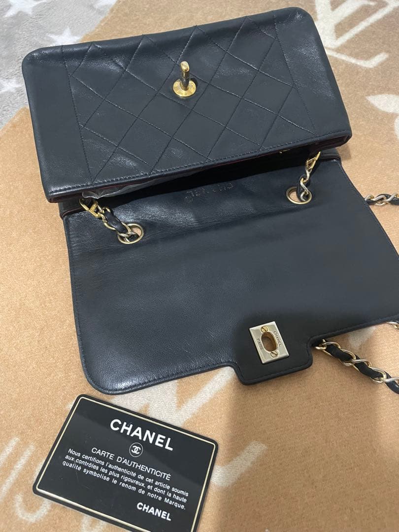 美品シャネル ラムスキン　ショルダーバッグ