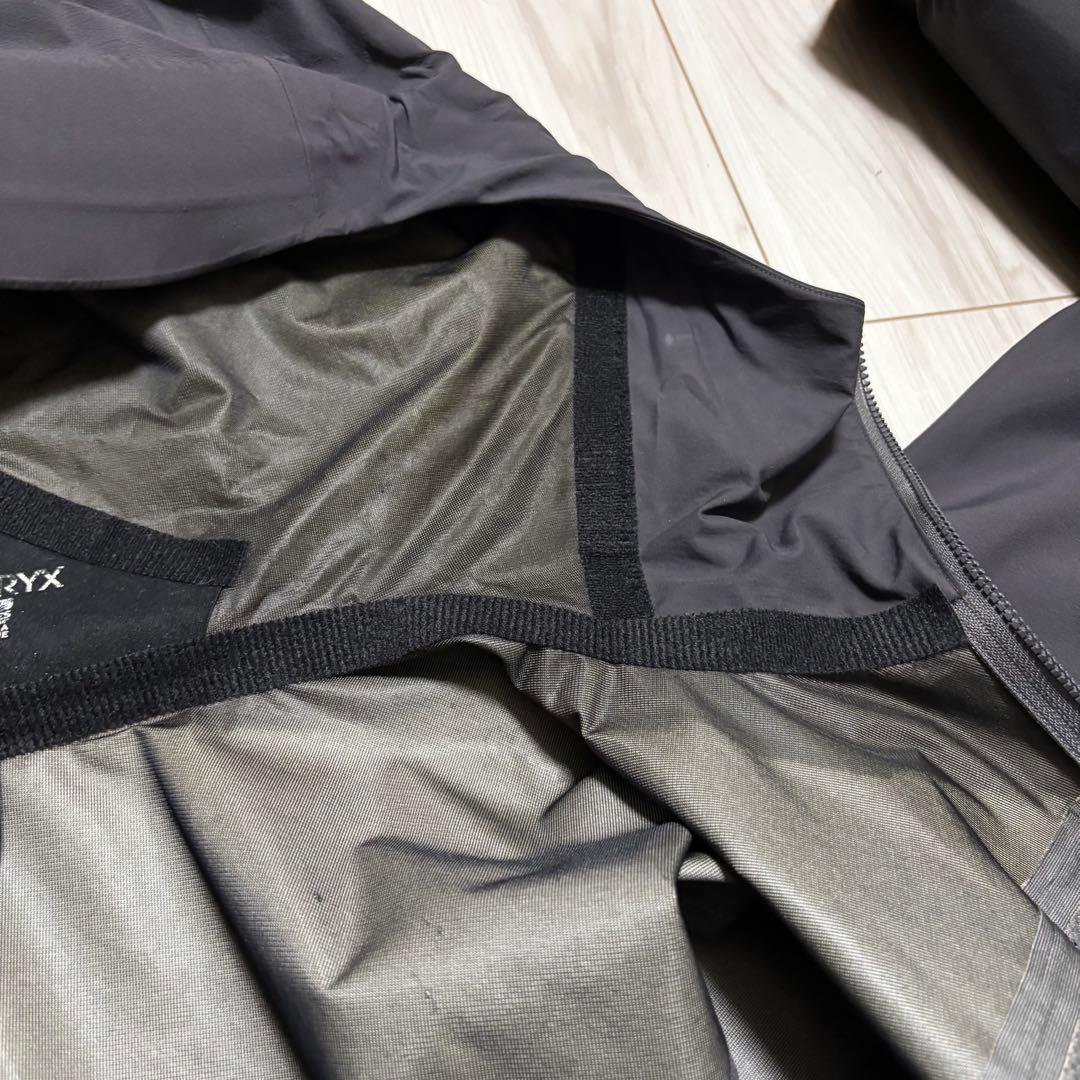 アークテリクス　アルファコンプ　メンズS グレー　ナイロン　ゴアテックス