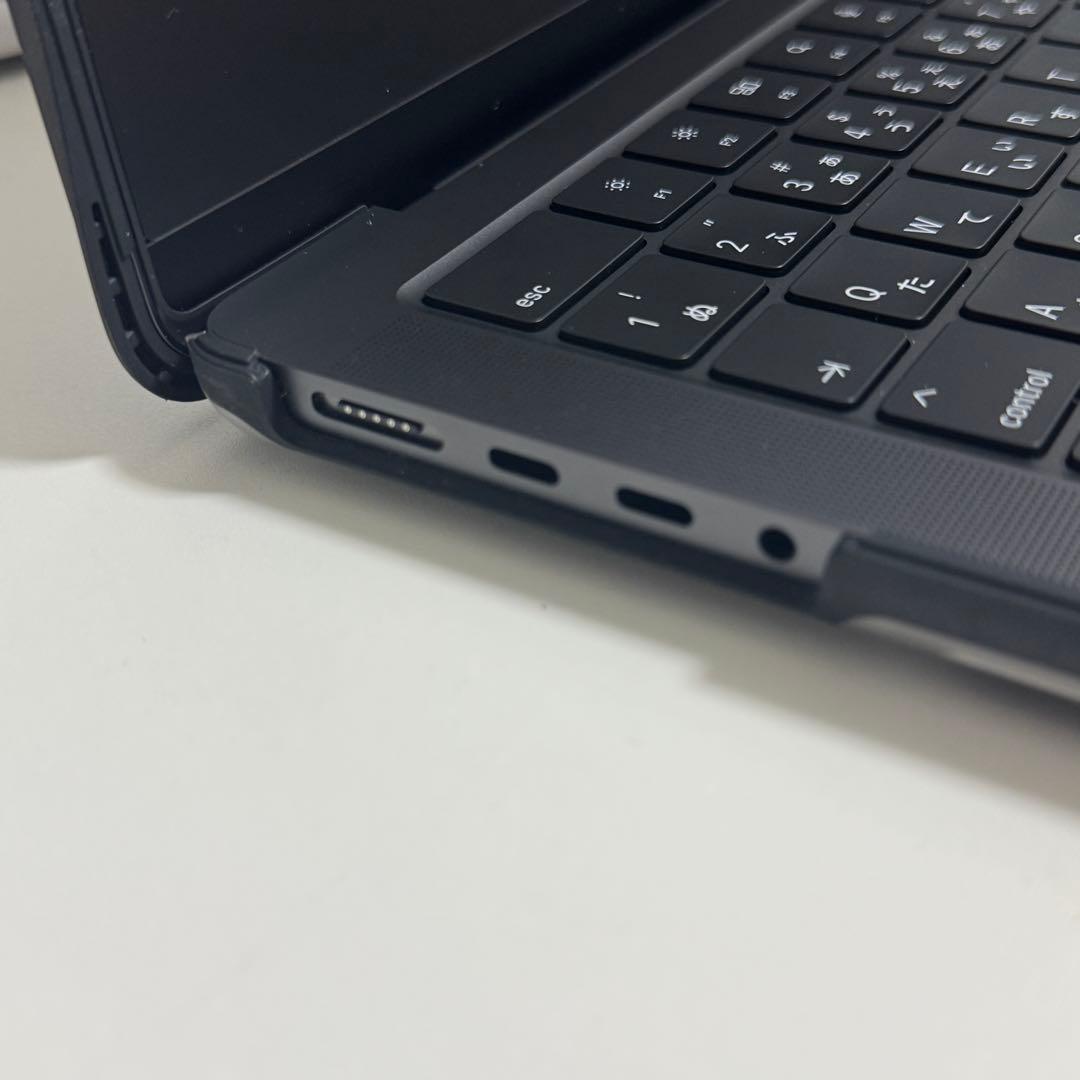 MacBook Pro M4Max 36GB/1TB 14インチ　スペースグレー