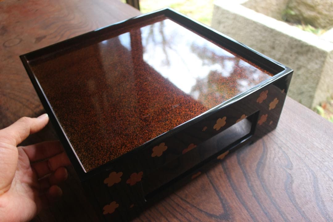 Mさま専用！上質内梨地黒漆に極上紅白梅蒔絵の映える台付五段重（検輪島塗重箱お重