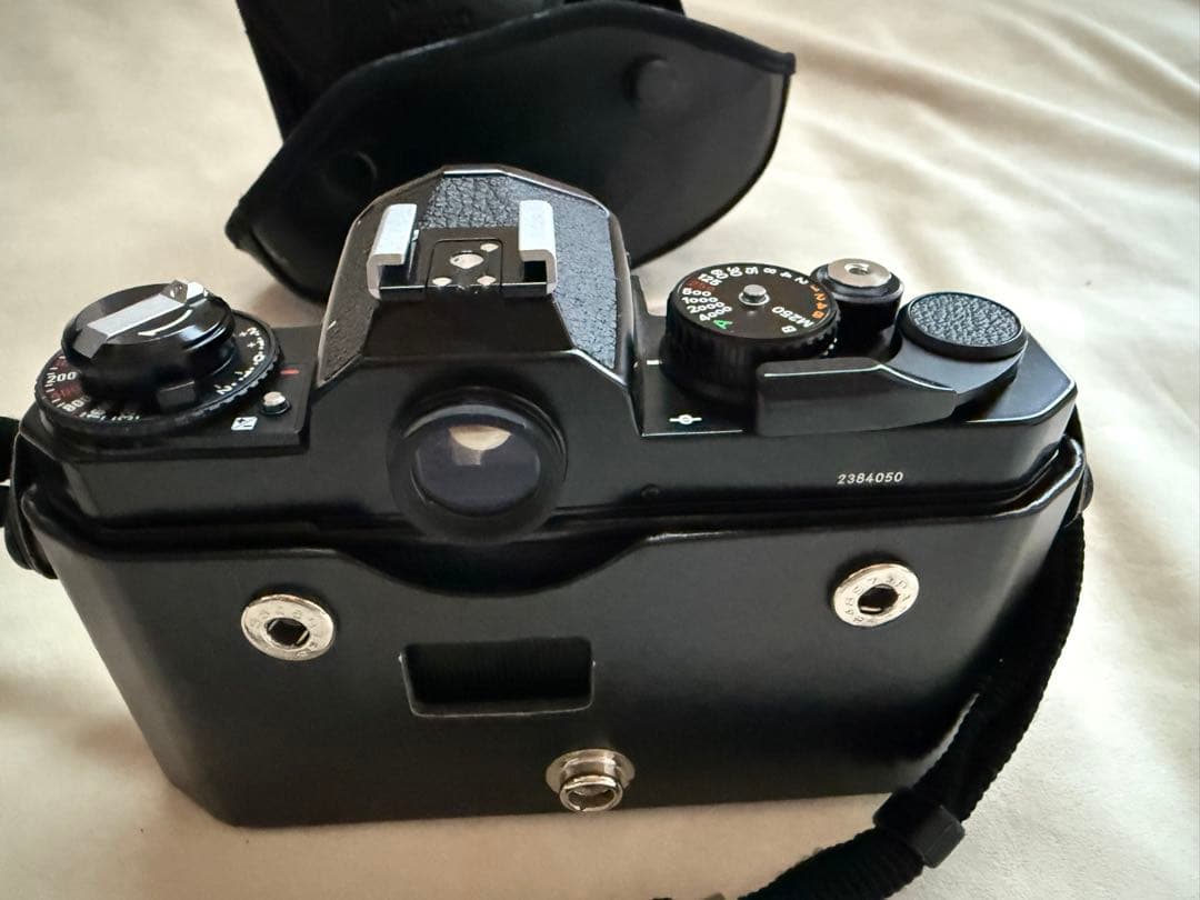 【Nikon】ニコンFE2 一眼レフカメラ/カバー・ケース付き