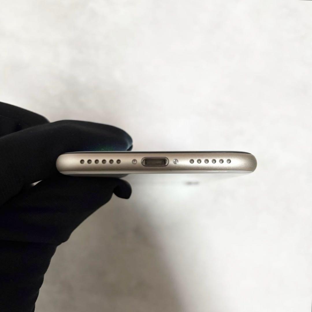 美品 iPhone SE 第3世代 64GB ホワイト バッテリ100% 262
