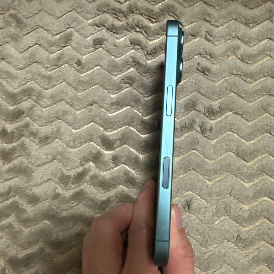 美品iPhone16 256GBティールSIMフリー