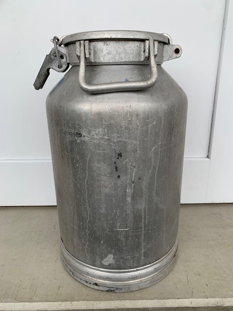 ミキオ様　アンティーク　ミルク缶　ミルクポット　蓋付　古道具