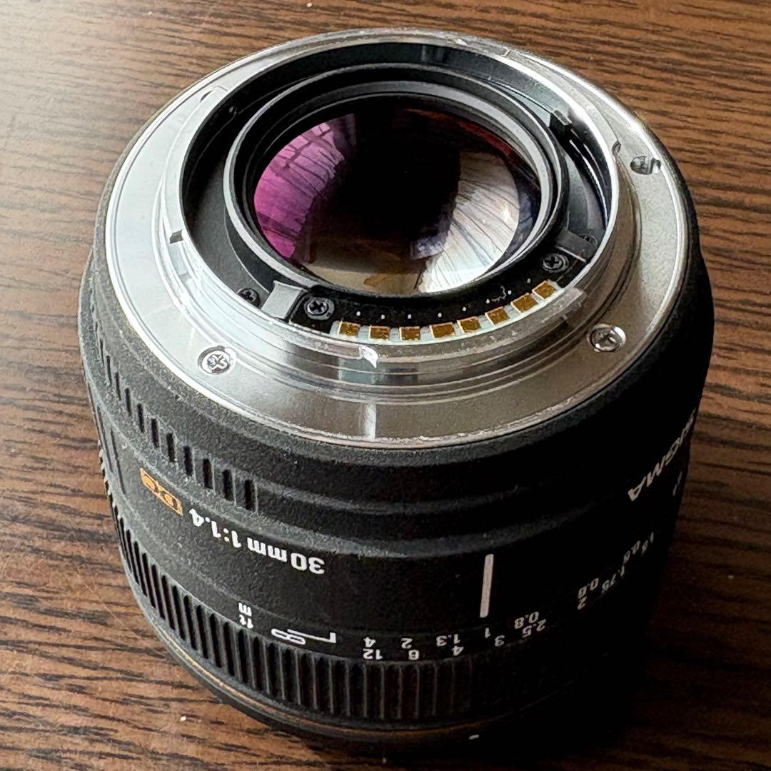 SIGMA 30mm F1.4 EX DC 単焦点レンズフード・フィルター付
