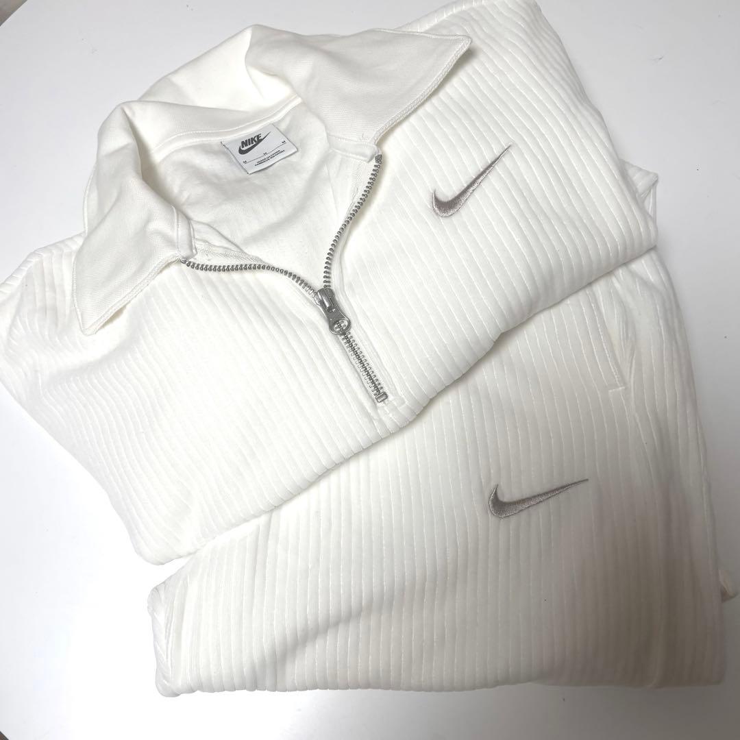 Nike ホワイト ベロアセットアップ