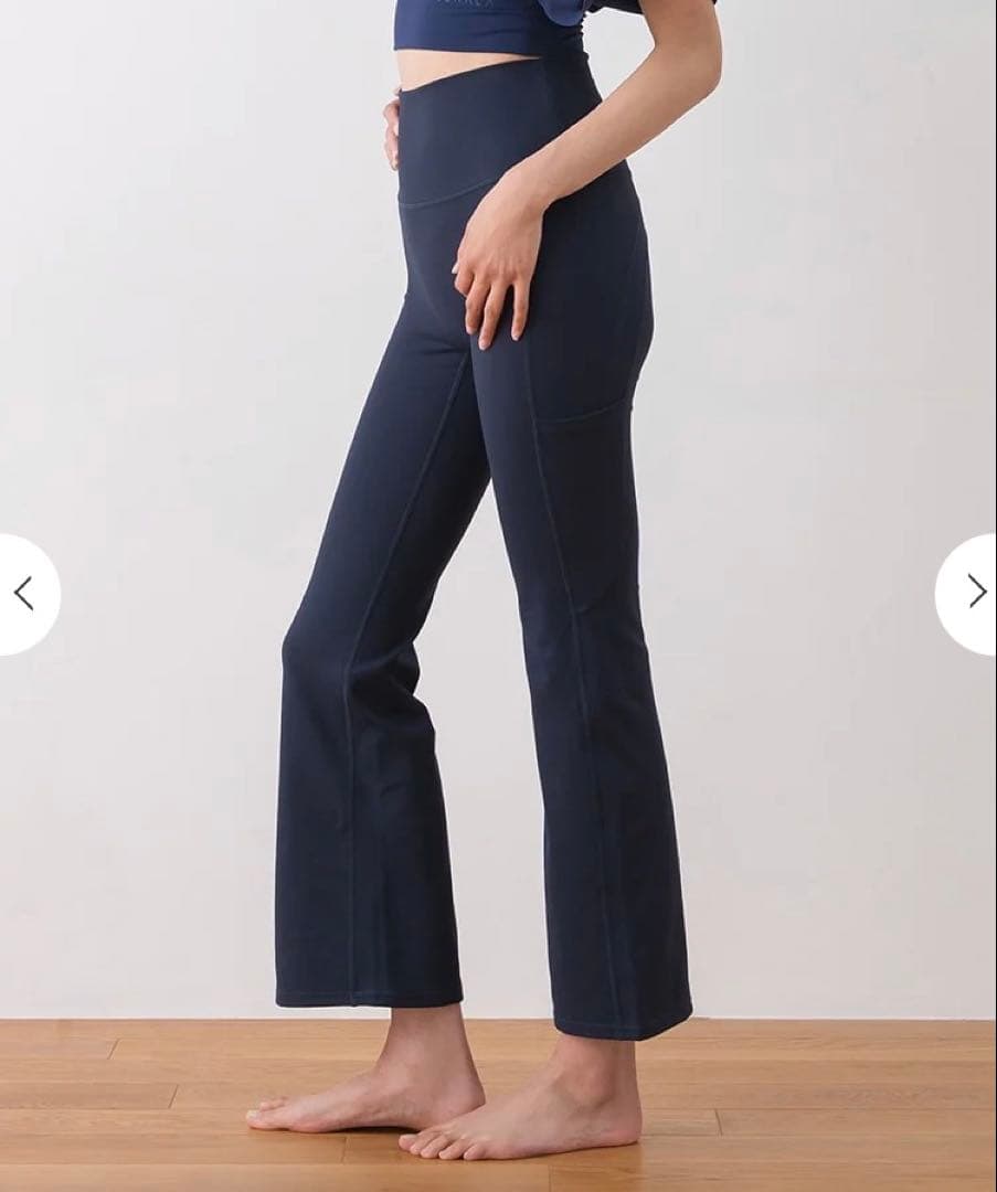 新品♡Web限定【SUKALA】ユーティリティフレアレギンス　ネイビー　L