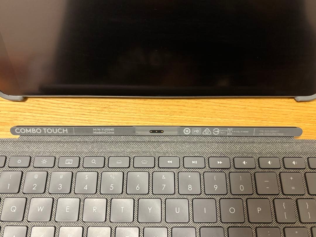 iPad Air 第3世代スペースグレー＆Combo Touchキーボードセット