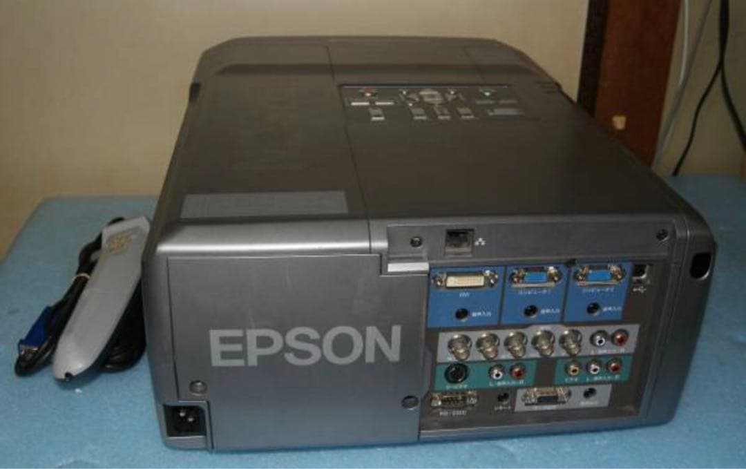 Epson EMP-8300 5200ルーメン　ランプ使用474時間