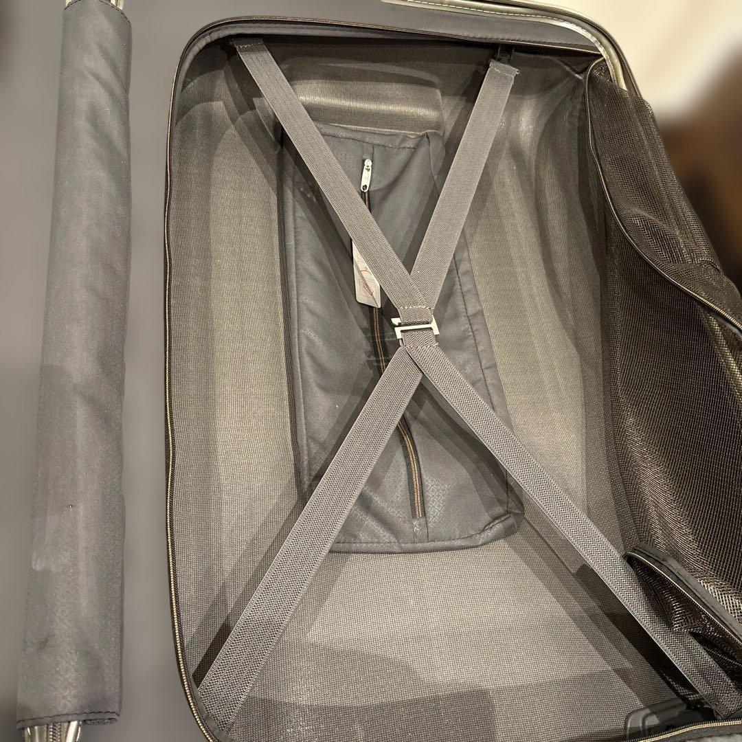 サムソナイト超軽量キューブライト 無料預入最大サイズ