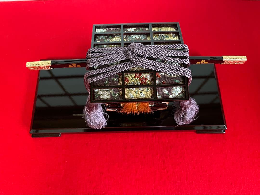 35号　高級溜塗重箱牛車お籠セット