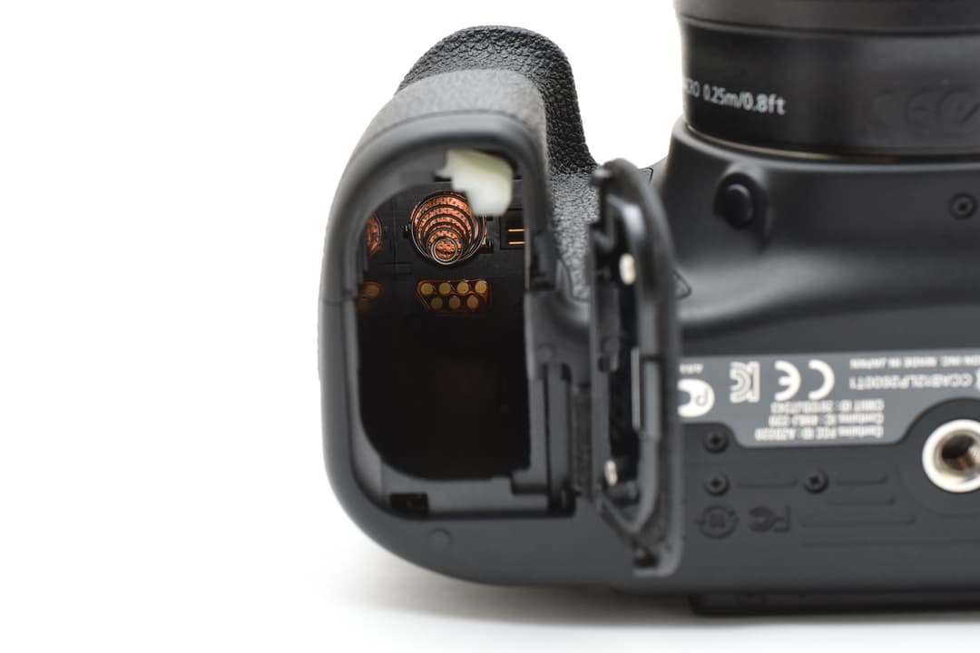 ほぼ未使用 Canon EOS 70D Wi-Fi搭載 キャノン #8934