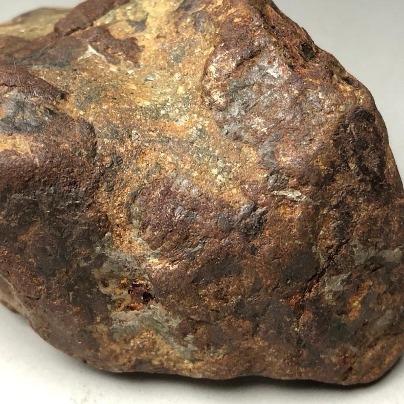 隕石 鉄隕石　アルタイ隕石　原皮付き　ナチュラル　原石　重さ約662ｇ