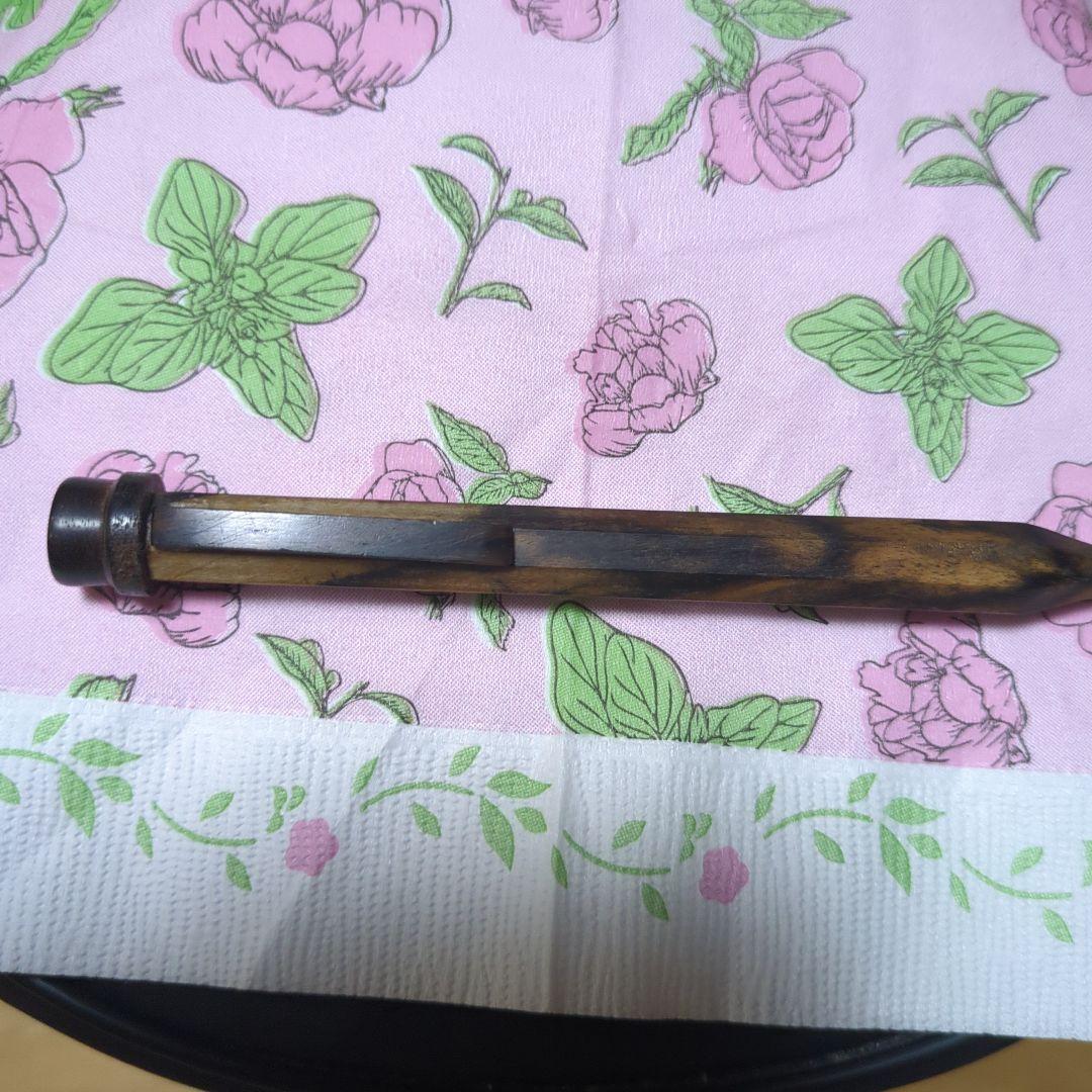 木製ストライプペン黒柿孔雀杢ねじ式ボウルペン
