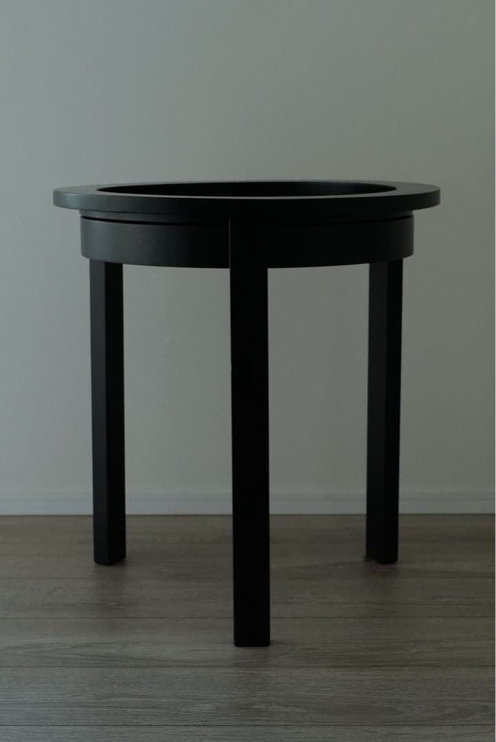 希少 cassina 3本足サイドテーブル