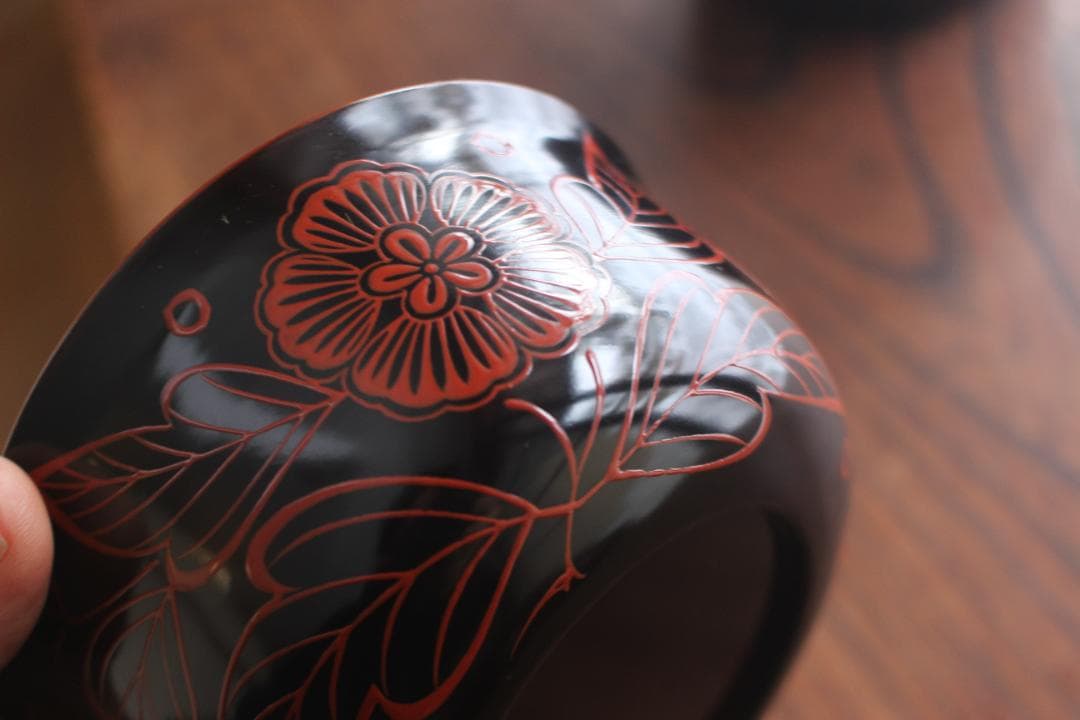 時代逸品！端正な爪朱黒漆に風情ある木芙蓉文の美しい吉野塗の四つ椀（検懐石道具京塗