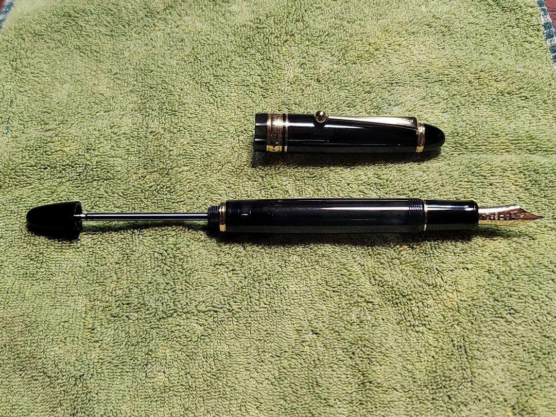 PILOT 万年筆カスタム823(紺、ペン先14K)