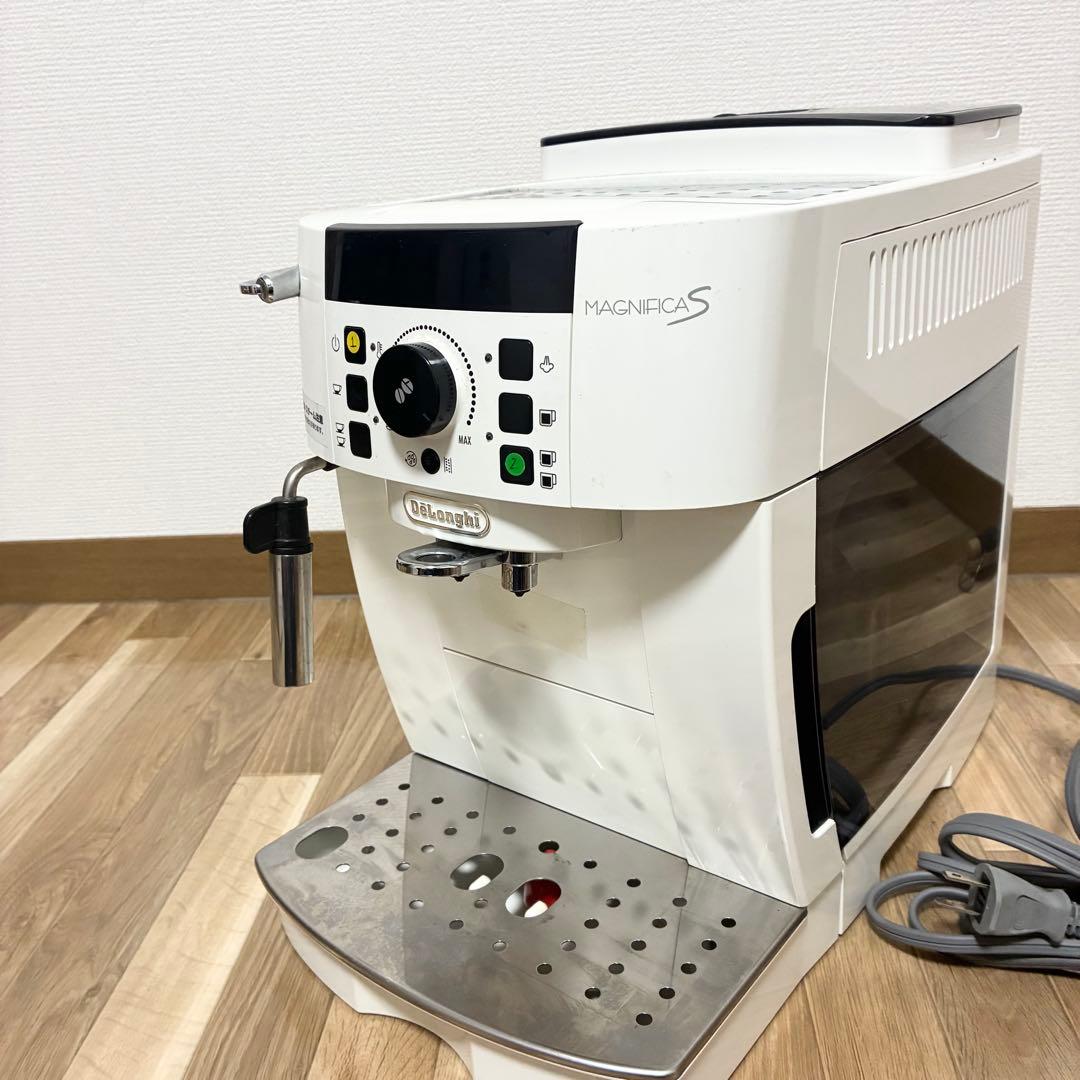 デロンギ マグニフィカS ECAM22112W