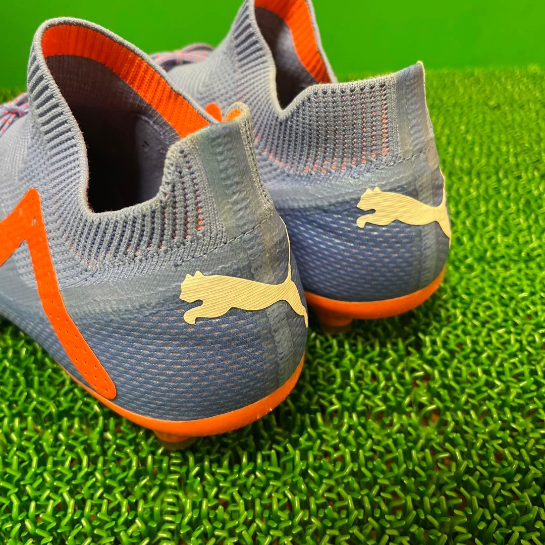 プーマ サッカースパイクフューチャーアルティメットHG/AG(ブルー×オレンジ)