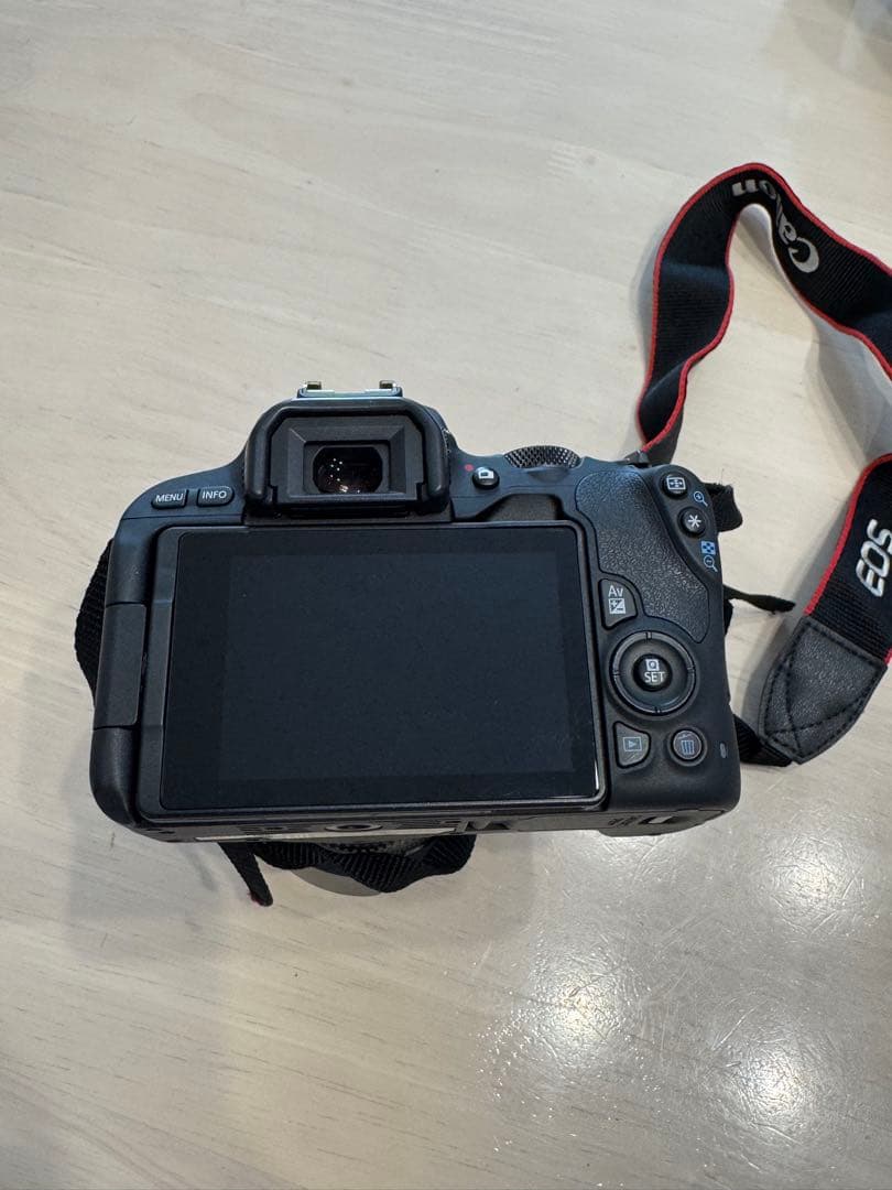 Canon EOS Kiss X9 ブラック ダブルズームキット バッグ付き