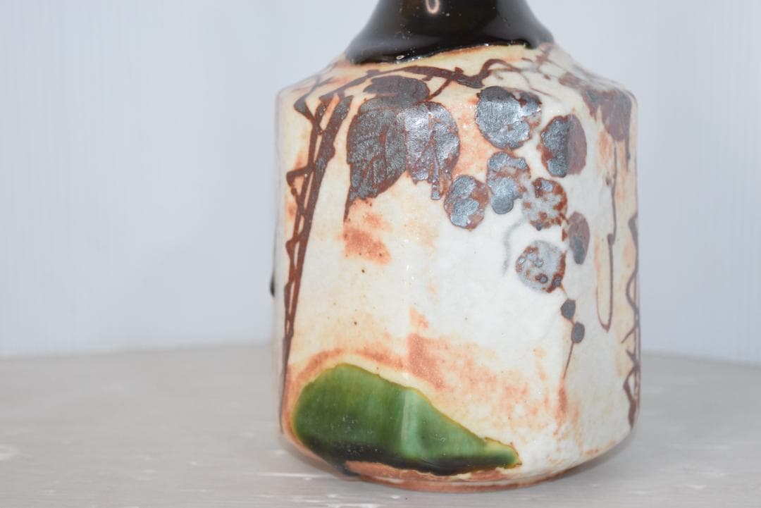 SUNTORY 織部葡萄文面取瓶 織部焼 600ml 国産ブランデー 古酒 希少