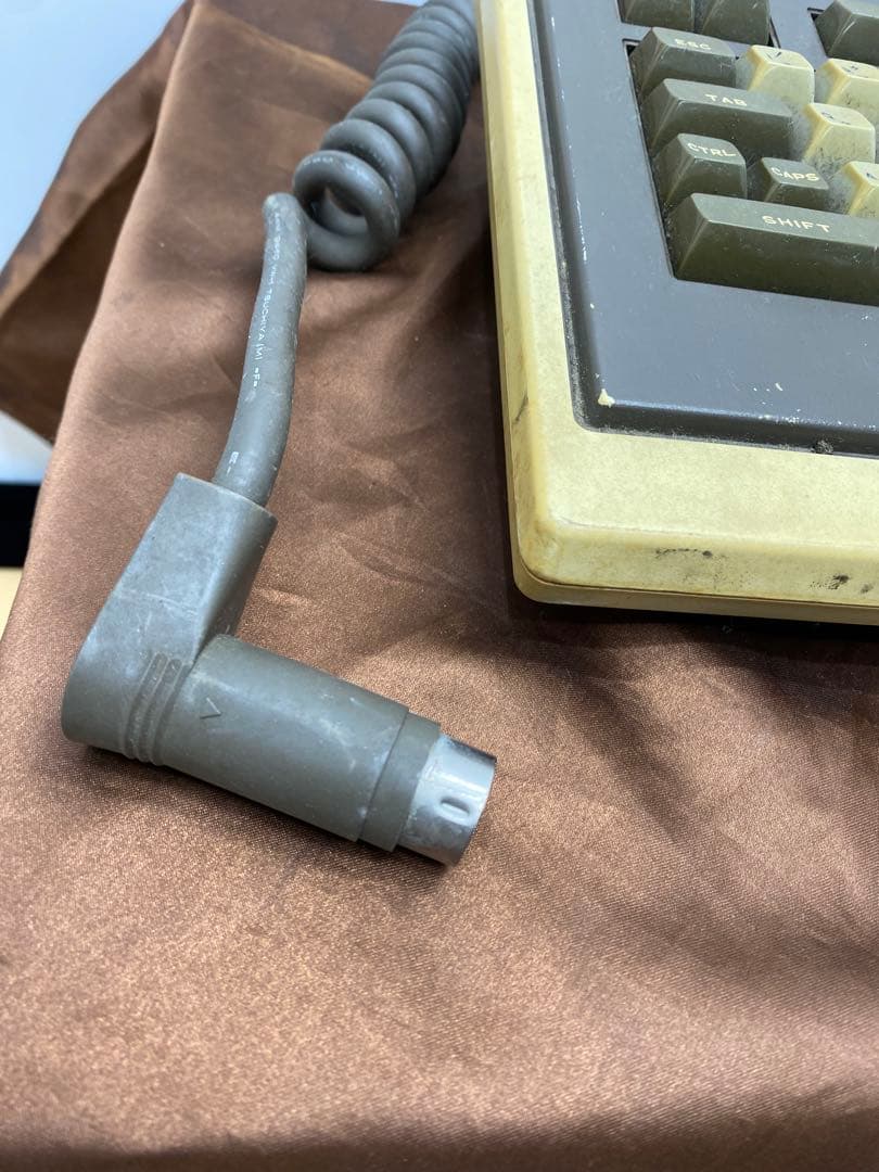 【レトロ・希少】NEC・PC-8801 本体+キーボード