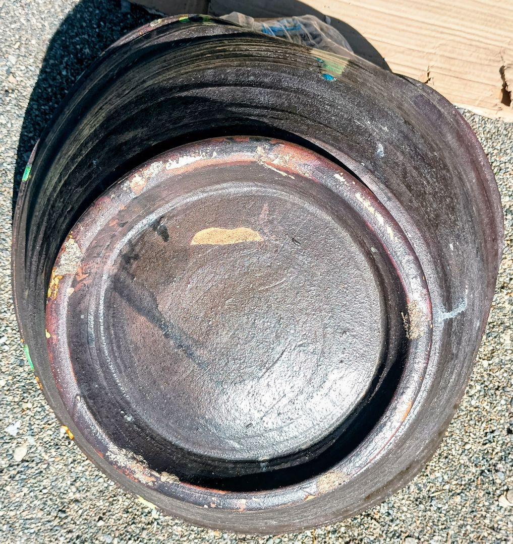 カニの装飾付き陶器製水鉢