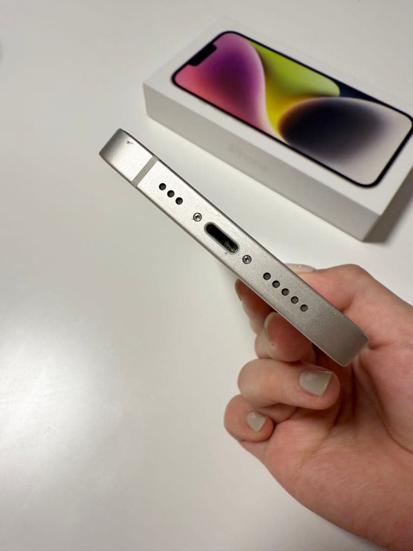 Apple iPhone 14 256GB ホワイト スターライト 本体