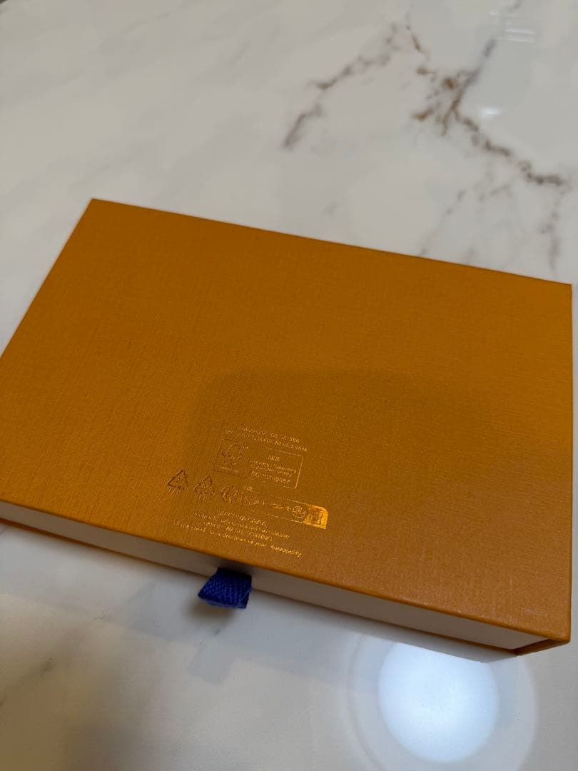 LOUIS VUITTON iPhone15pro用ケース レザー製