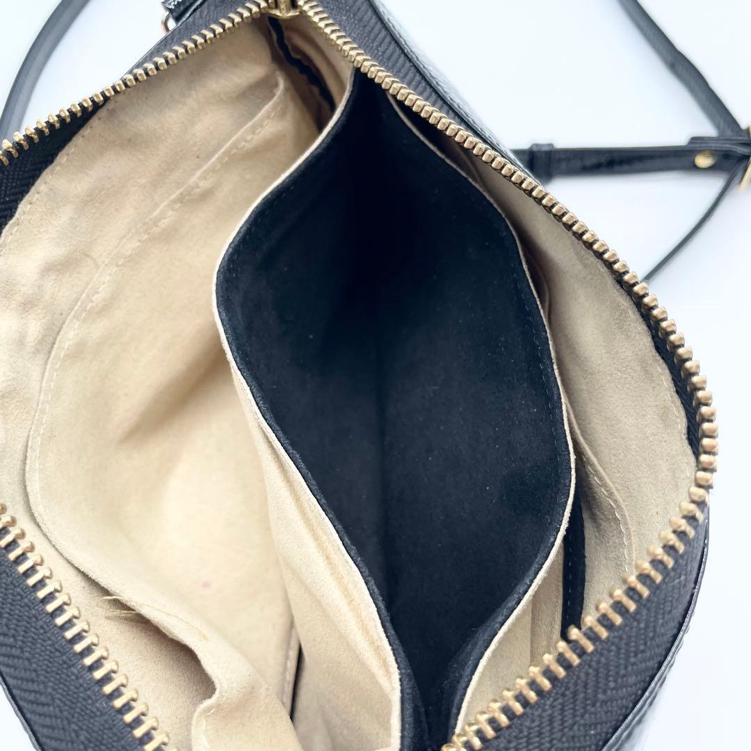 ATAO アタオ　ブーブー　ショルダーバッグ　エナメル　タッセル　ブラック