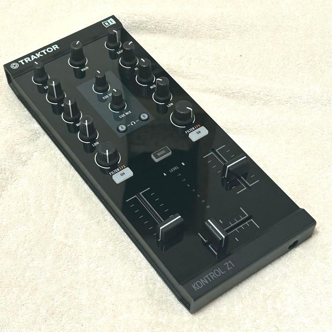 【美品】TRAKTOR KONTROL Z1 DJコントローラー AC不要モデル
