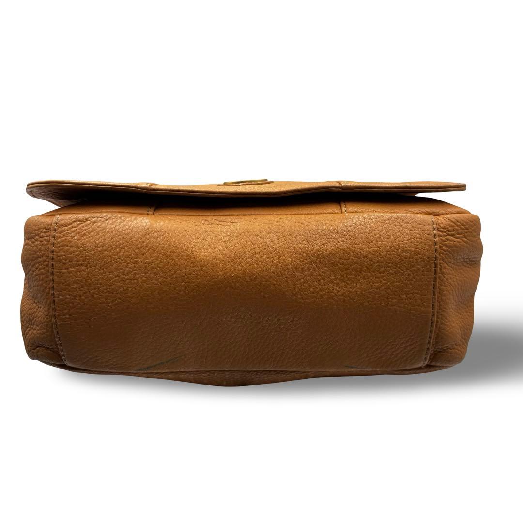 【良品】トリーバーチ　チェーンショルダーバッグ　レザー　ロゴ金具　肩掛け　大容量