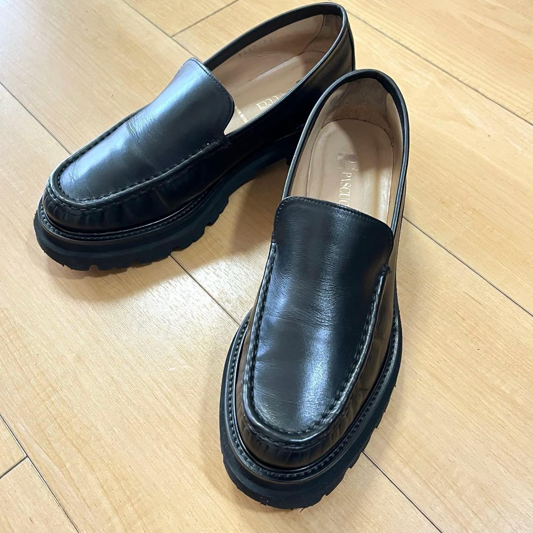 ⭐︎PASCUCCI パスクッチ⭐︎ローファー 黒　38（24.5位）