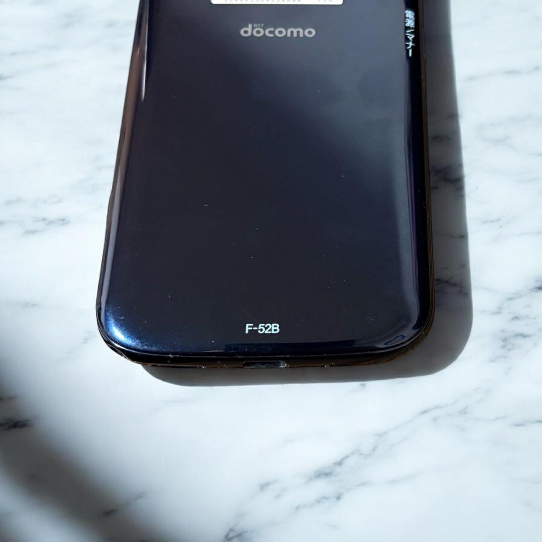 【美品】docomo らくらくスマートフォン F-52B ネイビー