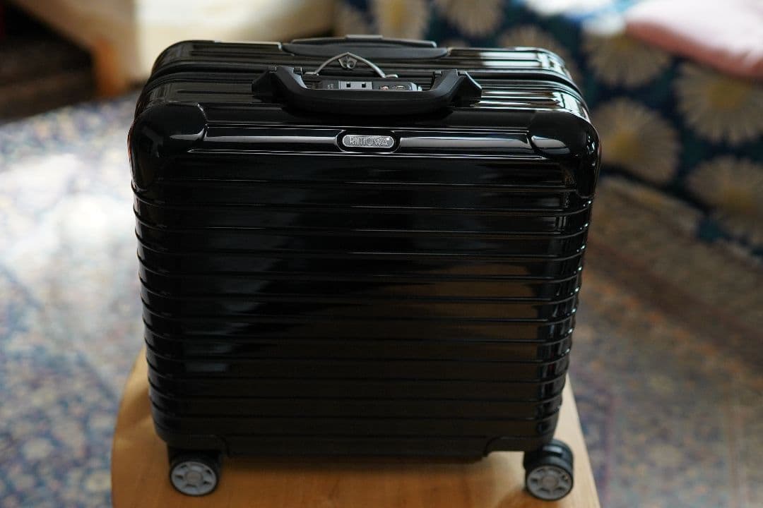 RIMOWA SALSA DELUX TSA ロック四輪 キャビン持込サイズ